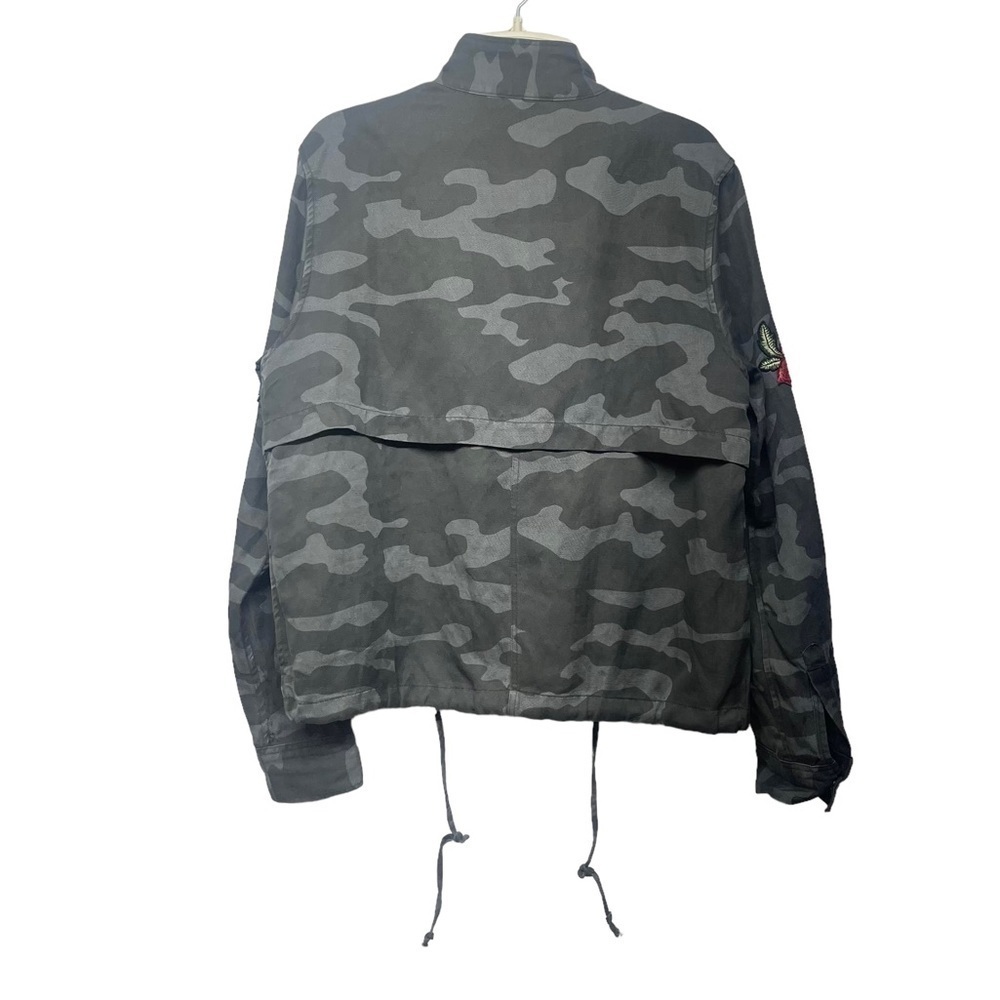 Rails Collins Camo Rose Patch Button Up Jacket Si… - image 3